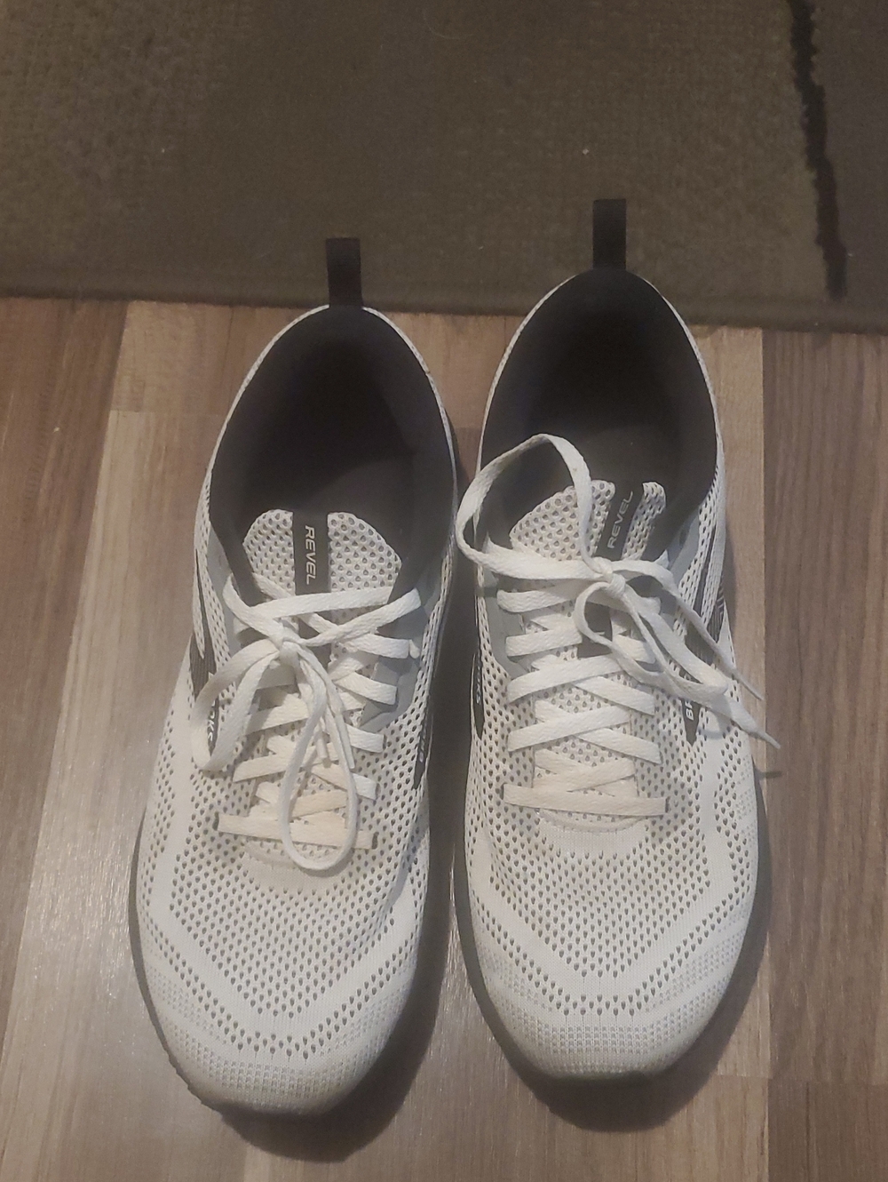 Brooks - Picture 10 of 13